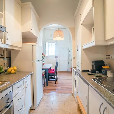 Apartment Traditional Gomes - Lisbon's Oasis
