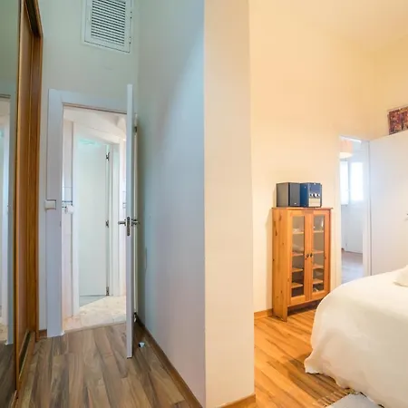 Traditional Gomes - Lisbon's Oasis Apartment