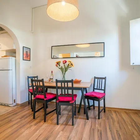 Apartment Traditional Gomes - Lisbon's Oasis *